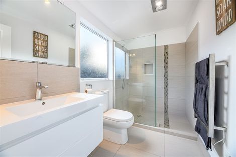 Photo of property in 6 San Bernadino Drive, Henderson, Auckland, 0612