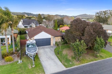 Photo of property in 30 Mcleod Place, Papamoa Beach, Papamoa, 3118