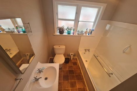 Photo of property in Totara Flats, 2/1007 Fergusson Drive, Clouston Park, Upper Hutt, 5018