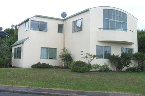 Photo of property in 1/7 Kaihu Street, Northcote, Auckland, 0627