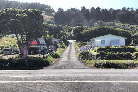Photo of property in 5 North Street, Mokau, 4376