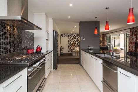 Photo of property in 43 Davaar Crescent, Broomfield, Christchurch, 8042