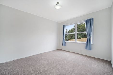 Photo of property in 392 Glenfield Road, Glenfield, Auckland, 0629