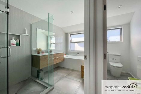 Photo of property in 55b Paynters Avenue, Strandon, New Plymouth, 4312