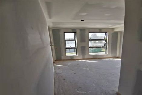 Photo of property in 3/6 Kereru Street, Henderson, Auckland, 0612