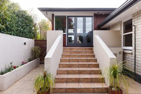 Photo of property in 28 Newcastle Street, Hokowhitu, Palmerston North, 4410