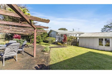 Photo of property in 10 Lloyd Avenue, Papatoetoe, Auckland, 2025
