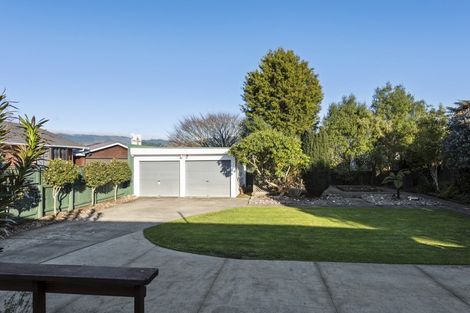 Photo of property in 100 Fraser Crescent, Elderslea, Upper Hutt, 5018