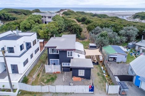 Photo of property in 4 Hunia Terrace, Himatangi Beach, Foxton, 4891