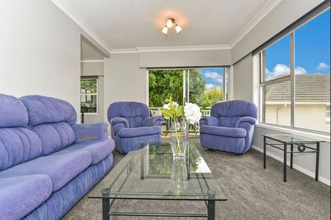 Photo of property in 2/240 Forrest Hill Road, Forrest Hill, Auckland, 0620
