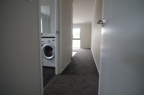 Photo of property in 104 Bowhill Road, New Brighton, Christchurch, 8083