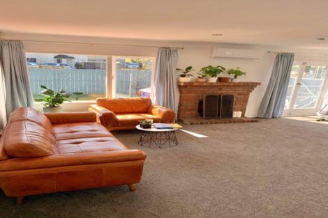 Photo of property in 1/9 Merriefield Avenue, Forrest Hill, Auckland, 0620