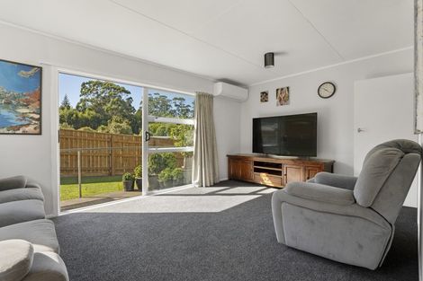 Photo of property in 4 Bromley Place, Westown, New Plymouth, 4310
