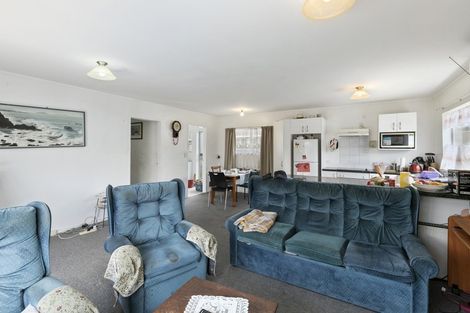 Photo of property in 2/3 Hewer Crescent, Naenae, Lower Hutt, 5011