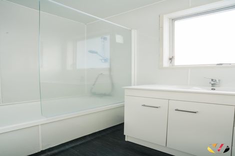 Photo of property in 14 Gambare Place, Wattle Downs, Auckland, 2103