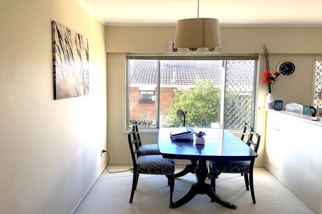 Photo of property in 2/62 Kitchener Road, Milford, Auckland, 0620