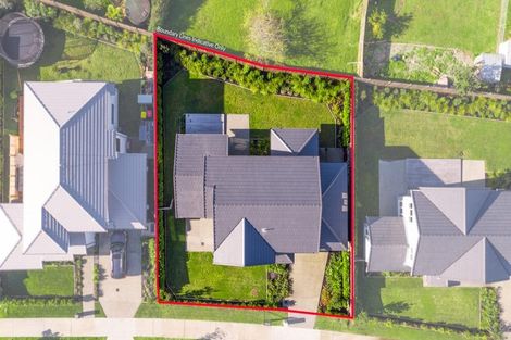 Photo of property in 13 Couldrey Crescent, Red Beach, 0932