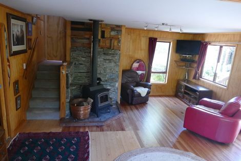 Photo of property in 4 George Street, Murchison, 7007