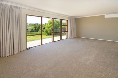 Photo of property in 1/2 Sylvan Avenue, Northcote, Auckland, 0627