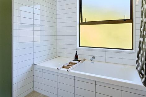 Photo of property in 8 Cheviot Road, Lowry Bay, Lower Hutt, 5013