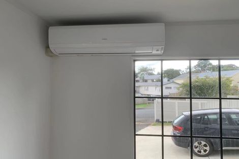 Photo of property in 14 Imperial Place, Henderson, Auckland, 0612