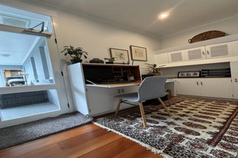 Photo of property in 27 Phoenix Avenue, Hokowhitu, Palmerston North, 4410