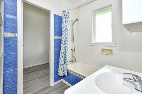 Photo of property in 18 Chilcott Road, Henderson, Auckland, 0612