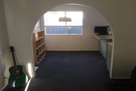 Photo of property in 5 Hookway Grove, Paraparaumu, 5032