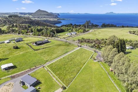 Photo of property in 66 Parerohi Grove, Kuratau, Turangi, 3381
