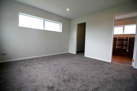 Photo of property in 6b Waddell Avenue, Point England, Auckland, 1072