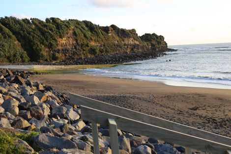 Photo of property in 18 Pohutukawa Drive, Opunake, 4616