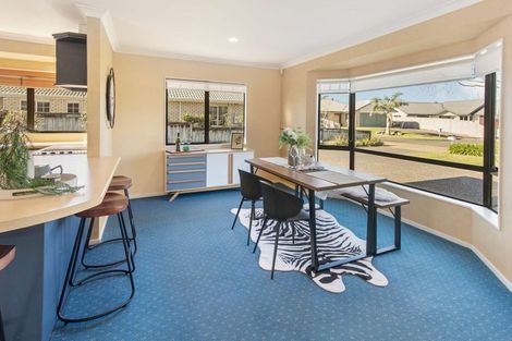 Photo of property in 16 Alba Place, Cambridge, 3434