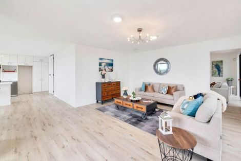 Photo of property in 11 Jumento Place, Unsworth Heights, Auckland, 0632