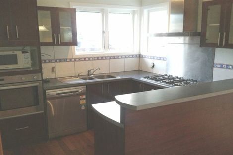 Photo of property in 20a Amberley Avenue, Te Atatu South, Auckland, 0610