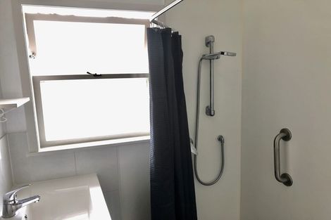 Photo of property in 1/70 Bentley Avenue, Glenfield, Auckland, 0629