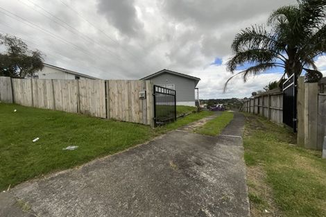 Photo of property in 15 Doone Place, Massey, Auckland, 0614