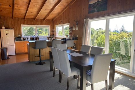 Photo of property in 6 Flaxmere Street, Waikanae Beach, Waikanae, 5036