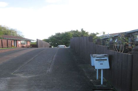 Photo of property in 2/10 Kentigern Close, Pakuranga, Auckland, 2010