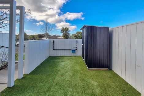 Photo of property in 5/2 Jadewynn Drive, Massey, Auckland, 0614