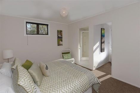 Photo of property in 2/21 Adam Street, Greenlane, Auckland, 1051