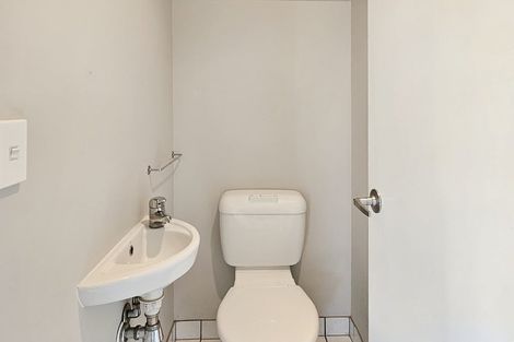 Photo of property in 98d Naylors Drive, Mangere, Auckland, 2022