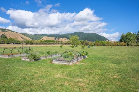 Photo of property in 106 Settlement Road, Te Horo, Otaki, 5582