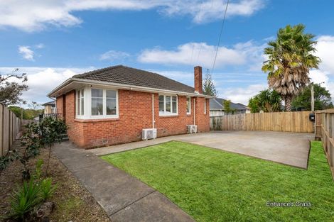 Photo of property in 10 Beaubank Road, Kelston, Auckland, 0602