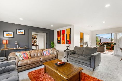 Photo of property in 8 Toledo Avenue, Henderson, Auckland, 0612