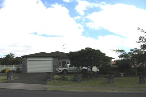 Photo of property in 44 Unsworth Drive, Unsworth Heights, Auckland, 0632