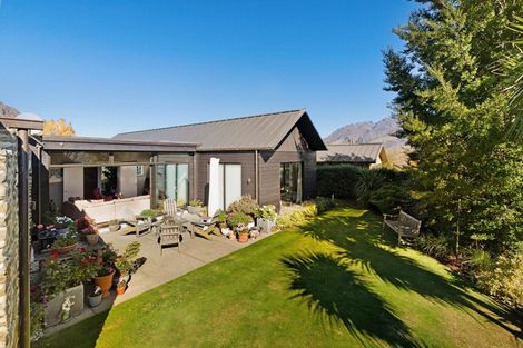 Photo of property in 8 Bretby Court, Jacks Point, Queenstown, 9371