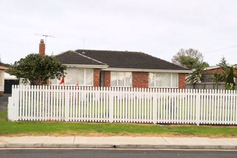 Photo of property in 2 Staines Avenue, Mangere East, Auckland, 2024
