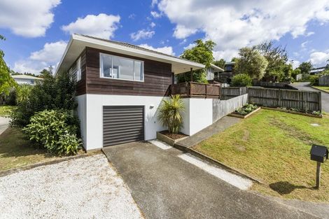 Photo of property in 2/13 Valecrest Place, Bayview, Auckland, 0629