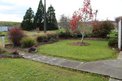 Photo of property in 14 Level Street, Dipton, 9791