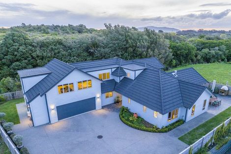 Photo of property in 13 Morepork Drive, Waikanae, 5036